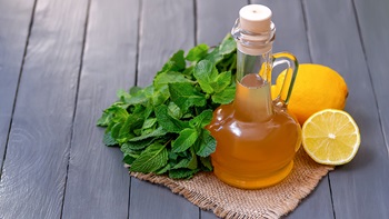 Pulizia con aceto e limone